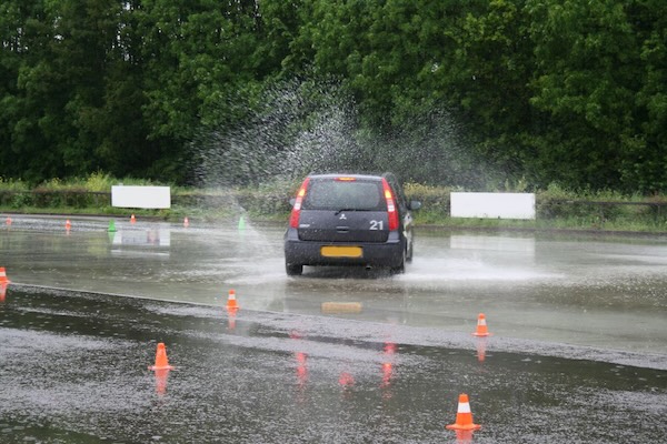 Fundustry off-road rijden + eventuele slipcursus met 19% korting