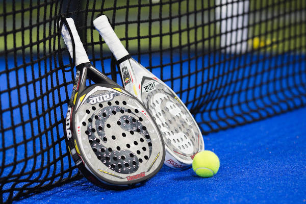 Huur squash- of padelbaan + rackets en ballen met 59% korting