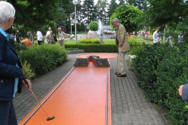 Minigolf Terra Nova 3 gangendiner + minigolf met 47% korting